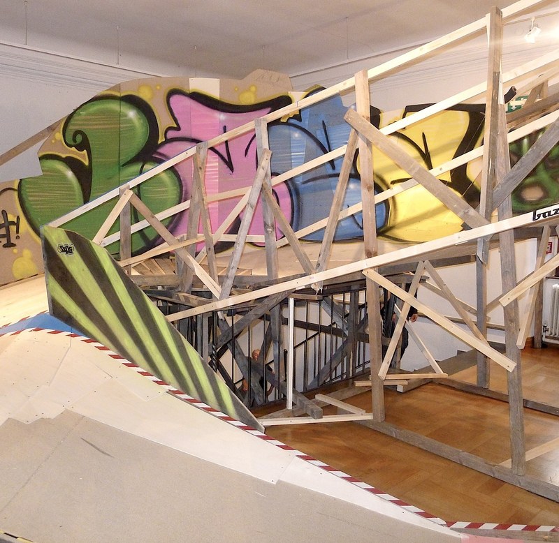 Bei dieser Installation von Bildstein/Glatz spielt auch die Farbe eine wichtige Rolle (Fotos: Karlheinz Pichler)