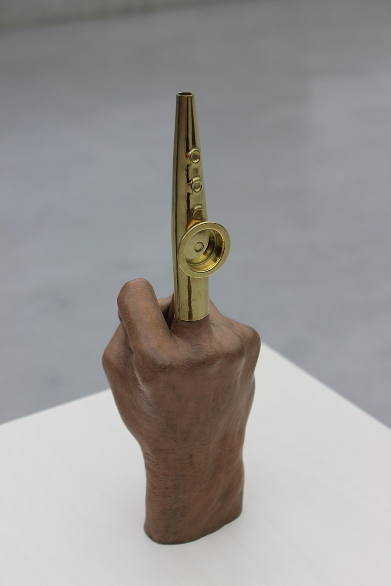 Richard Prince: "Goldfinger", 2012, 18 kt. Gold, Bronze (Foto: Karlheinz Pichler)