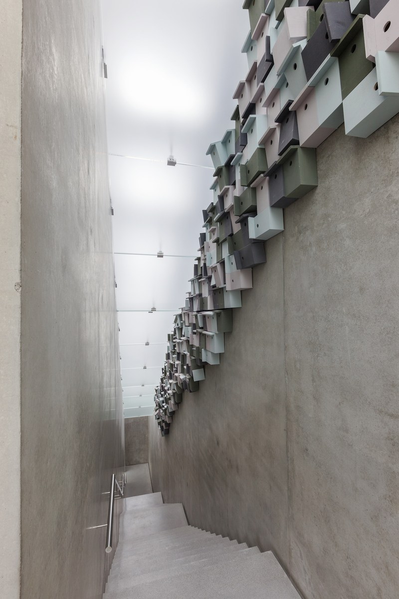 Pascale Marthine Tayou: "Favelas" (Installation. Foto: Markus Treffer, KUB)