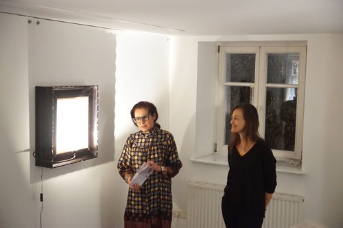 Margot Prax und Monika Supé bei der Ausstellungseröffnung