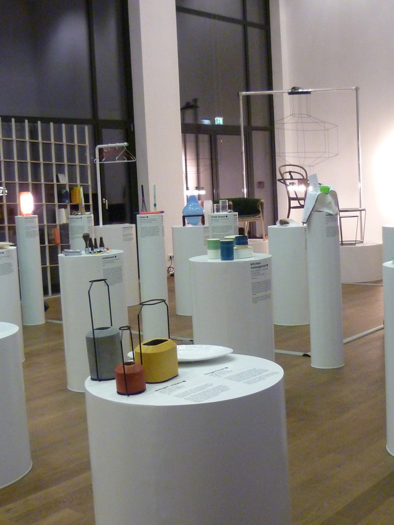 Drei bunte Betonvasen „Weight Vases” von Decha Archjananun