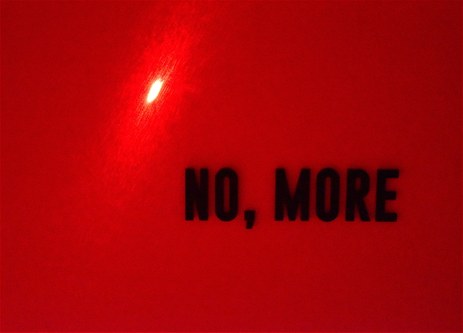 Stoph Sauter: NO, MORE (2016, 17 x 4 cm)