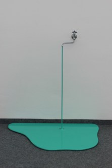 Markus Hofer: Wasserhahn (türkis), 2013 (Wasserhahn, Holz, Metall, Spachtelmasse, Lack)