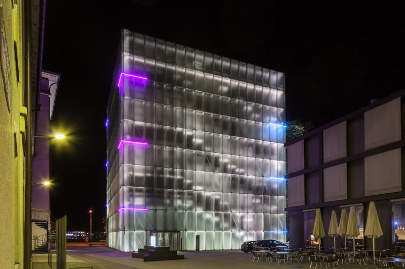 Miriam Prantl: Clasp, KUB-Fassade (Foto: Markus Tretter)