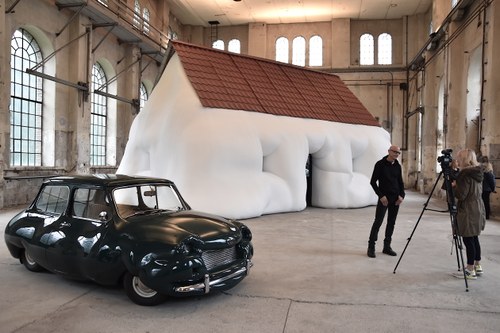 "Fat Car", "Fat House" und "Slim Kurator" Thomas Häusle im Interview (Fotos: Karlheinz Pichler)