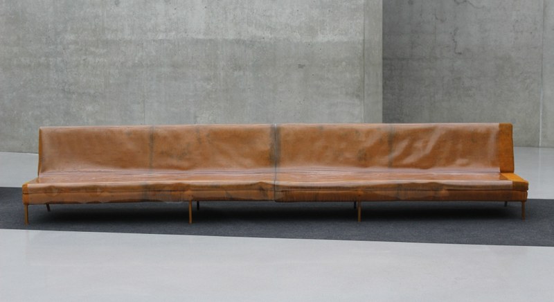 Rosemarie Trockel: Copy me, 2012 (Stahlguss, Plastik)