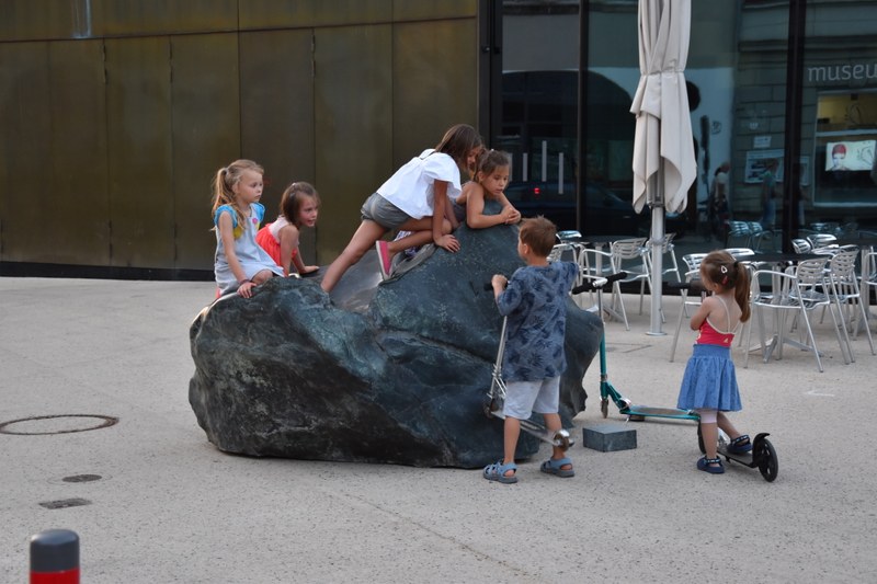 Herbert Meusburger: "Findling", Gletschliff vom Großvenediger, Serpentin, 1988 (Foto: Karlheinz Pichler)