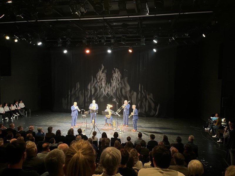 Ausverkauft war das Jubiläumskonzert des Ensembles Sonus Brass im Bregenzer Theater Kosmos. (Foto: Andreas Schuchter)