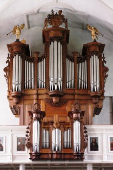 Die historische Orgel in der Pfarrkirche Bludesch stammt aus der berühmten Elsässer Silbermann-Schule und geht vermutlich auf den Orgelbauer Joseph Bergöntzle zurück, der das Instrument dort 1804 aufgebaut hat. (Foto Peter Bubenik)