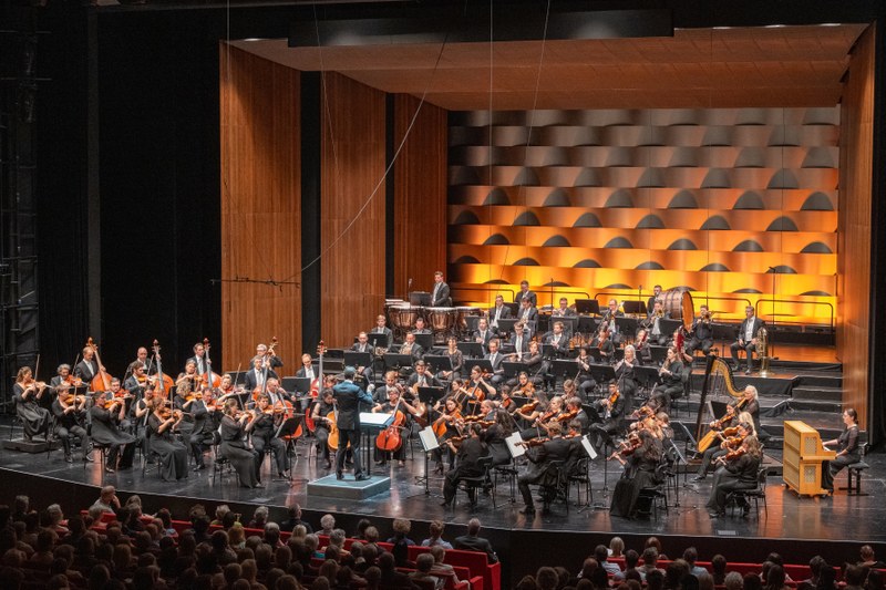 Die Musiker:innen des Symphonieorchesters Vorarlberg begeisterten mit einem ausgewogenen Gesamtklang und herausragenden Soli. (Foto: Christian Lins)