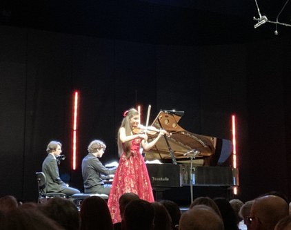 Die 16-jährige Lana Zorjan eröffnete das Konzert