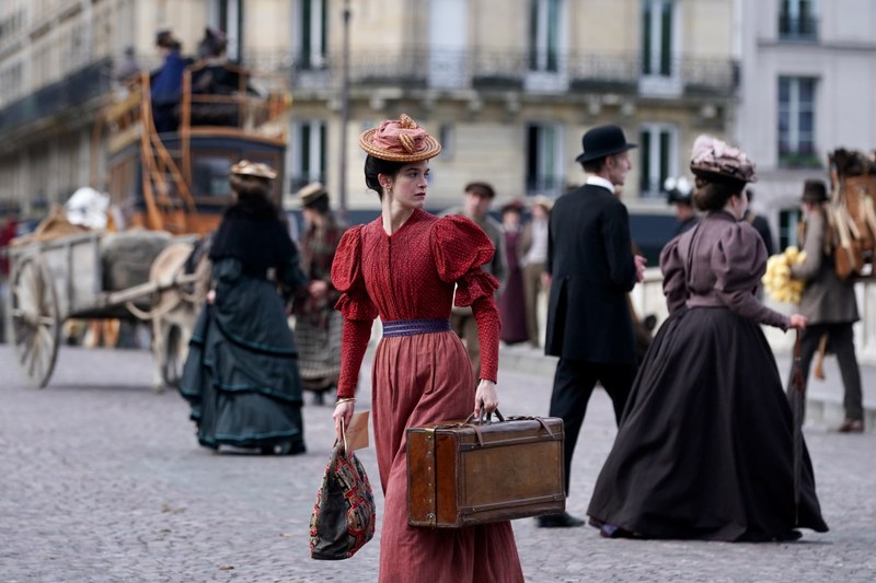 Für Adèle (Suzanne Lindon) hält Paris einige Überraschungen bereit. (Foto: Studiocanal)