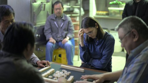 Leichter fällt ihr allerdigs der Sieg beim Mahjong-Spiel. (Foto: TS Productions)