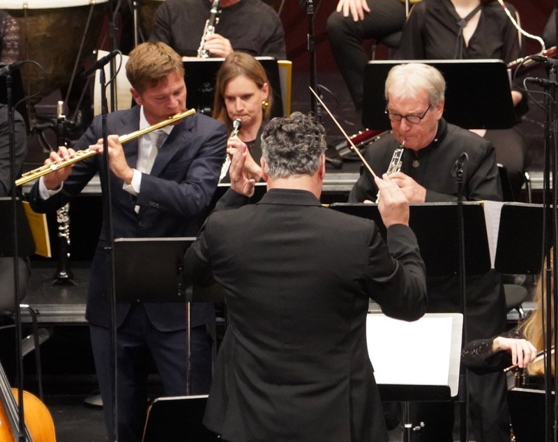 Der Flötist Karl-Heinz Schütz und Hansjörg Schellenberger an der Oboe spielten die Soloparts mit einem großen Verständnis für Herbert Willis Musik.