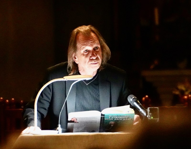 Im vergangenen Jahr hat Michael Floredo seine V. Symphonie in Form eines Buches veröffentlicht.