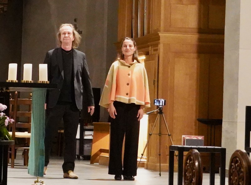 Anahita Pasdar und Michael Floredo freuten sich über den herzlichen Applaus des Publikums.
