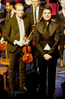 Der Dirigent Tobias Grabher und der Konzertmeister David Kessler freuten sich über den großen Applaus.
