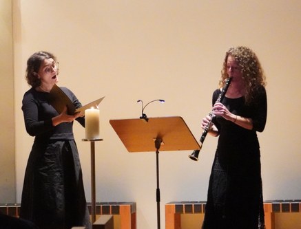Angelika Kopf-Lebar und Sandra Schmid musizierten in einem guten Einverständnis miteinander.