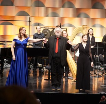 Die Sopranistin Anna Magdalena Hofmann, Richard Dünser und Katharina Wincor dankten für den herzlichen Applaus.