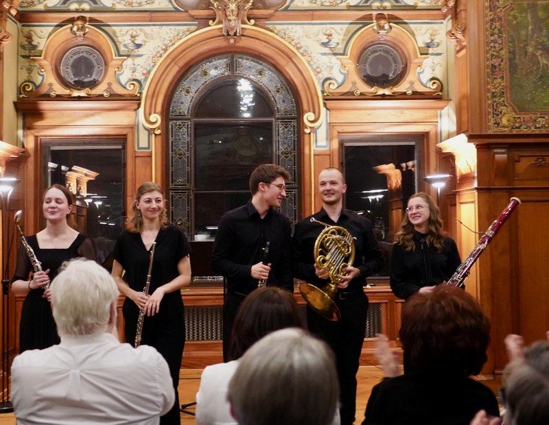 Anna Eberle, Laura Moosbrugger, Paul Moosbrugger, Anton Doppelbauer und Johanna Bilgeri haben ihre individuellen Karrieren höchst erfolgreich gestartet und leben ihre Freude an der Kammermusik im Quintett aus.