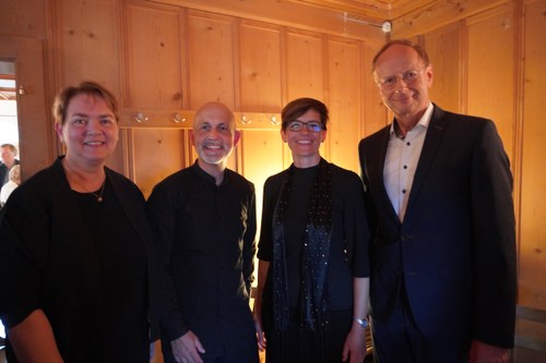 Im Mesmerstüble sprachen Gerda Poppa, Benjamin Lack, Veronika Ammann und Anselm Hartmann über das Projekt und die Bündelung der Kräfte im Dienste der Musik. 