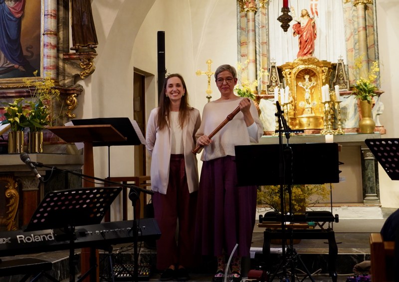 Viola Ess-Pfefferkorn und Barbara Nägele erfreuten das Publikum mit einem erfrischenden Konzert in einem stimmungsvollen Ambiente.
