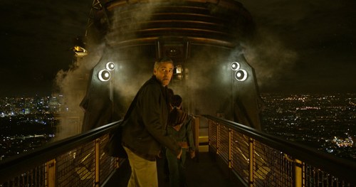 George Clooney als Frank, dem Kind mit dem Düsenantrieb, das vorübergehend den Glauben an die Zukunft verloren hat. Hier wird der Eiffelturm zur Startrampe für ein Raumschiff.
