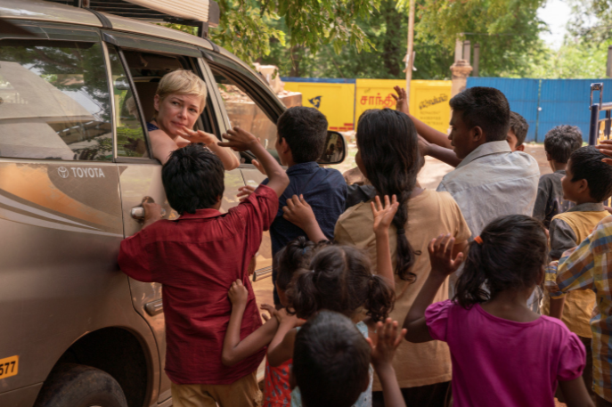 Ein Waisenhaus in Indien: Im Film stellt sich das nur als Trigger für die Frage nach der Verantwortung auf persönlicher und gesellschaftlicher Ebene heraus.