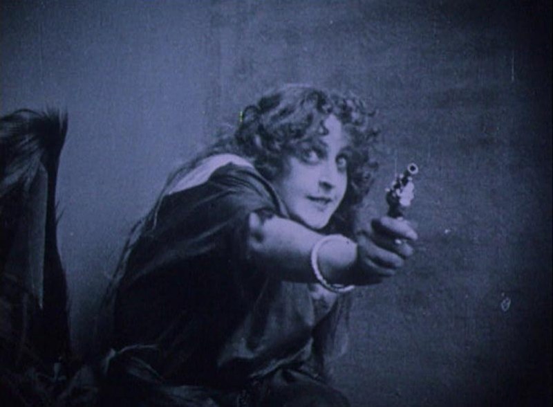 Film ist. a girl & a gun