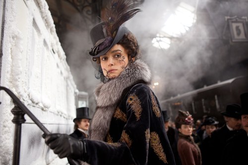 Ein vereister Zug, eine tragische Heldin (Keira Knightley), ein Film von perfektionistischer Theatralität .