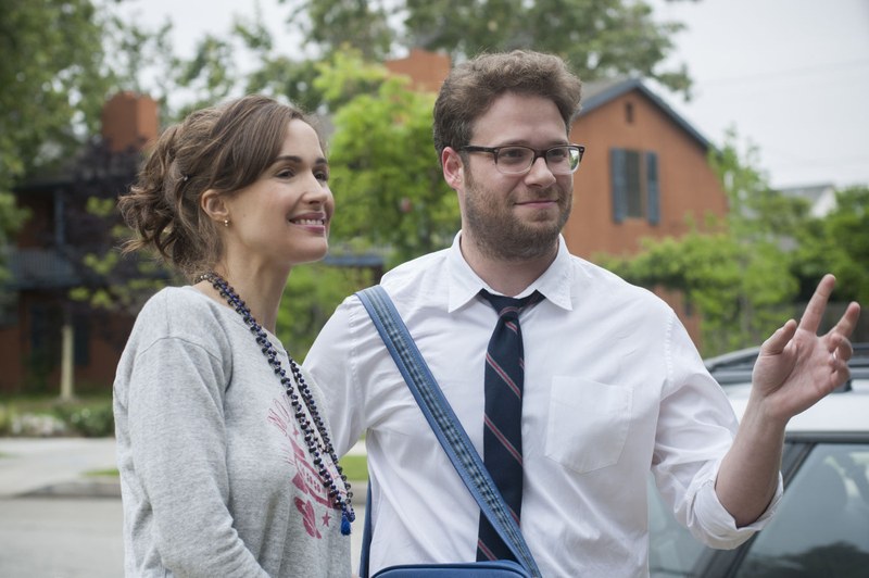 Rose Byrne und Seth Rogan zwischen biederem Ehepaar...