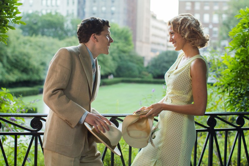 Bobby (Eisenberg) mit einer Frau (Blake Lively), die zwar seine spätere Ehefrau ist, aber in Woody Allens Dramaturgie dennoch keine Rolle spielt.