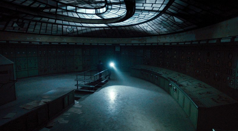 Im Keller: Regisseur Bradley Parker ("Fight Club-Visual Artist) evaluiert Räume, ohne sie zu beleben. Oder, nur ein bisschen.