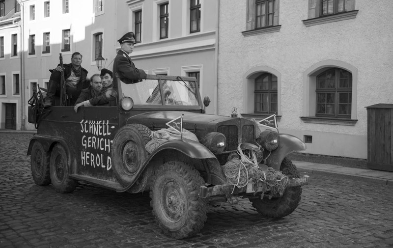 Botschaft zum Abschluss: das Wehrmachtsauto im Deutschland von heute.