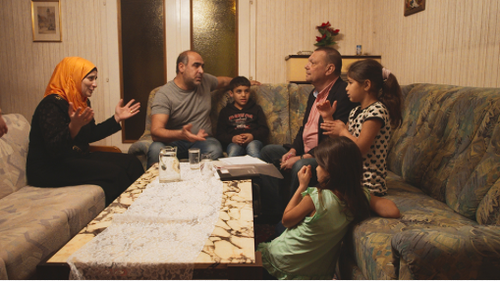 Gemischte Gefühle: Syrische Familie, nicht jeder spricht mit ihnen.