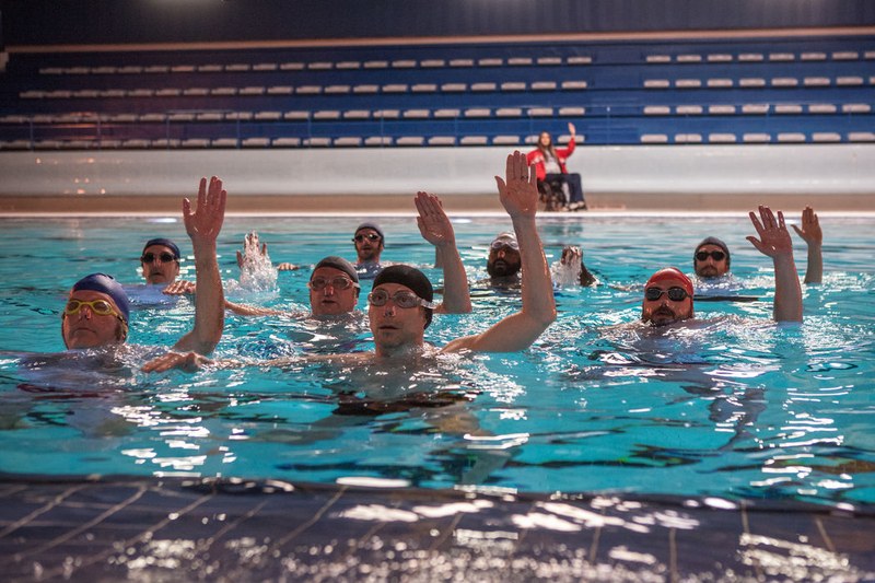 Am Ende läuft alles synchron und hoch hinaus. In Frankreich strippt man nicht, sondern schwimmt.