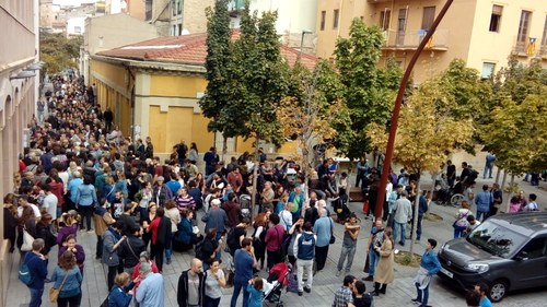 Platz vor der Musikschule  in Manresa / Katalonien am Tag der Wahl am 1. Oktober 2017