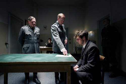 Hirschbiegels Zentrum des Films: Folterverhör durch die Gestapo.