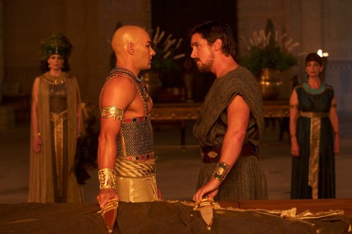 Wie Brüder: Moses (Christian Bale) und Ramses (Joel Edgerton), werden schließlich durch ihre ethnische Herkunft zu Gegnern.
