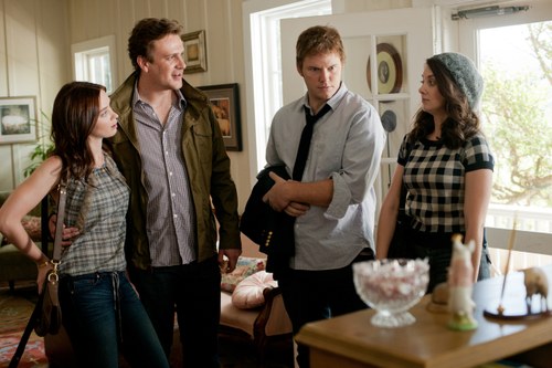 Schwester (Alison Brie) und Freund (Chris Pratt) sind in Bezug auf Ehe und Familie auf der Überholspur