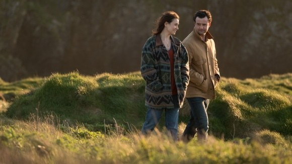 Am Ende keine Dissonanzen: der Mann aus London (Daniel Mays) und die Frau aus Cornwall (Tuppence Middleton).