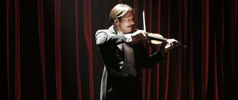 Meistergeiger Nasser-Ali (Mathieu Amalric) will sterben