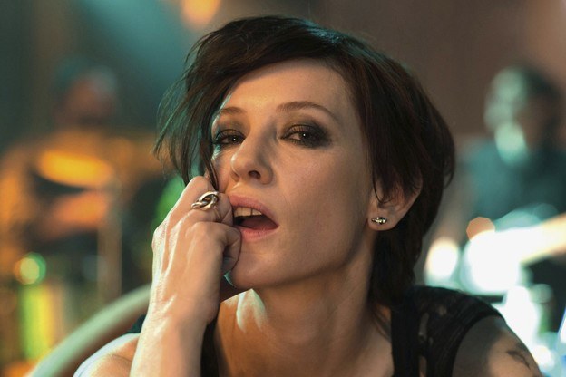 Als Punkkünstlerin vom Leder gezogen: Cate Blanchett in einer der Vignetten dieses Filmexperiments.
