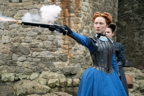 Saoirse Ronan als Queen Mary eine unermüdliche Soldatin in den Gefechten. Dabei gehen Nuancen verloren.