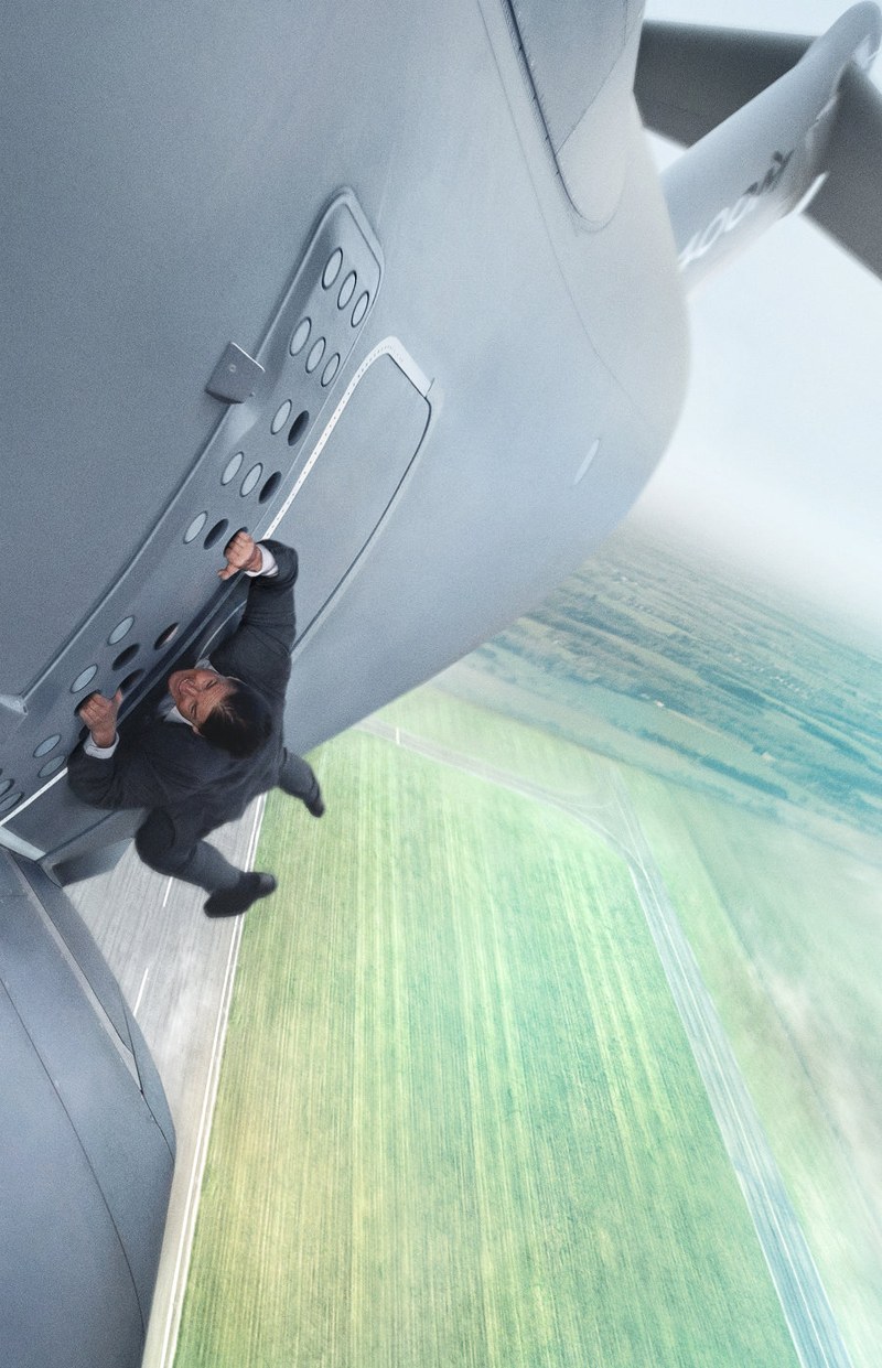 Eine Hängepartie am Flugzeug, von Tom Cruise persönlich ausgeführt, die in Verbindung mit der PR zum Film zum Ereignis wird.