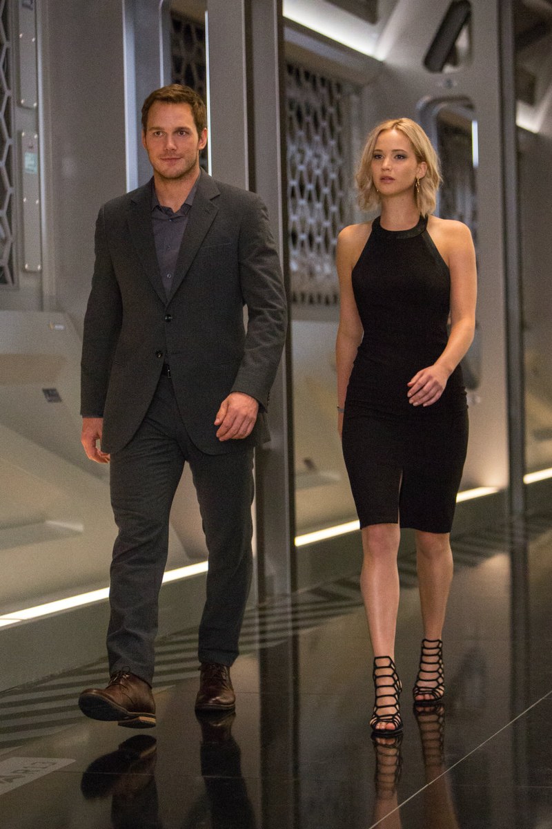 Zwischen Romantik und Gekränktheit, Pratt und Jennifer Lawrence: Irdische Liebe im All.