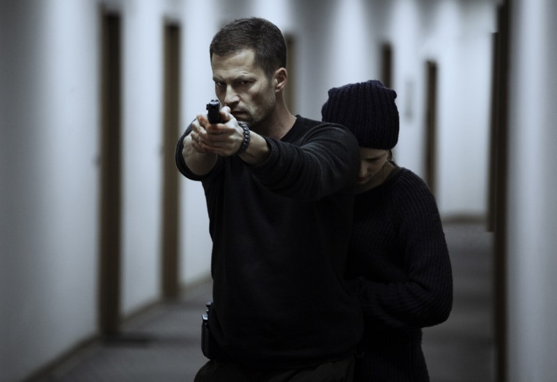 Ex-Afghanistan-Soldat Max (Til Schweiger) muss eine 15-jährige Zeugin (Luna Schweiger) beschützen