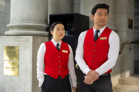 Shang-Chi und Freundin als Hotelangestellte...
