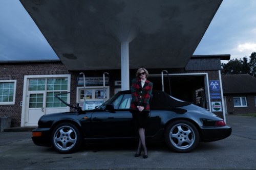 Einmal nicht Prinzessin sein im eigenen Porsche. Es gibt auch witzige Momente, wenige Freiräume in "Spencer".