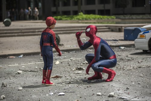 Kostümierte Begegnungen. Wer ist Spider-Man?